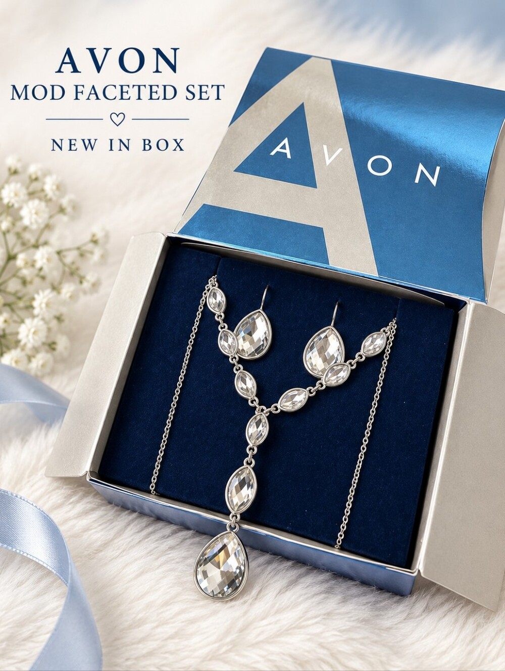 Avon Vintage 2008 Crystal Y Drop Necklace Earrings Set NIB